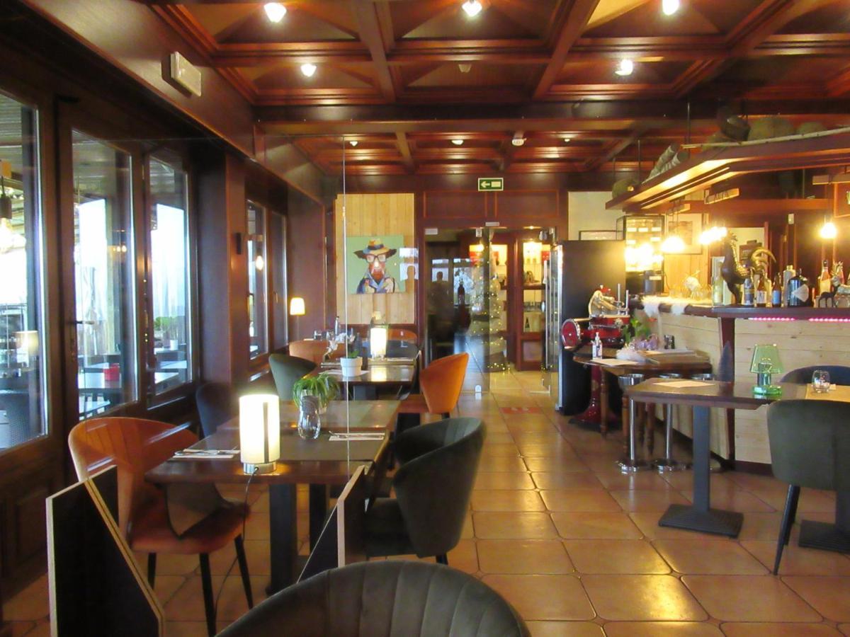 Hotel Restaurant N 4 Martelange Zewnętrze zdjęcie