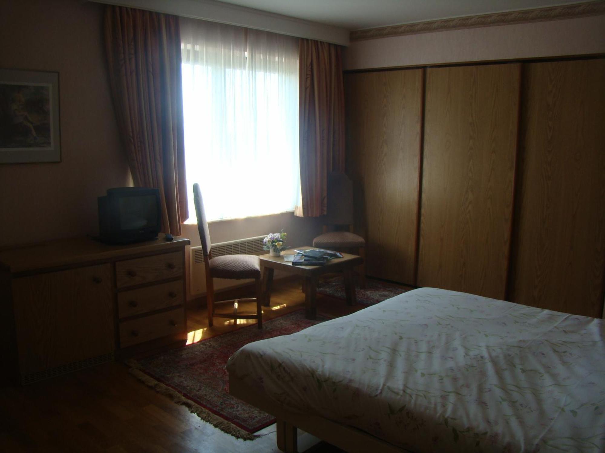 Hotel Restaurant N 4 Martelange Zewnętrze zdjęcie