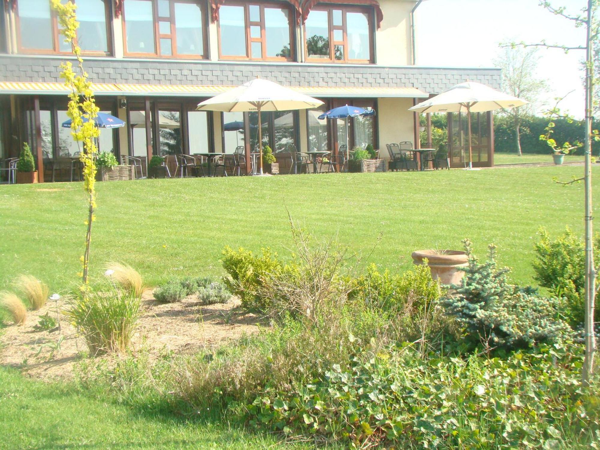 Hotel Restaurant N 4 Martelange Zewnętrze zdjęcie
