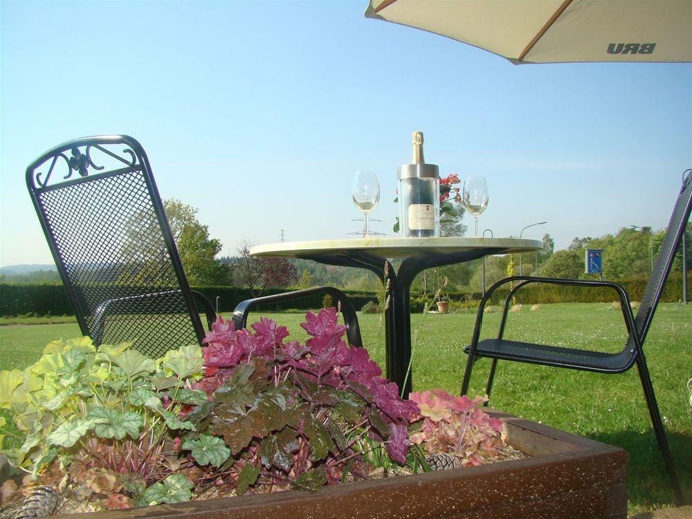 Hotel Restaurant N 4 Martelange Zewnętrze zdjęcie