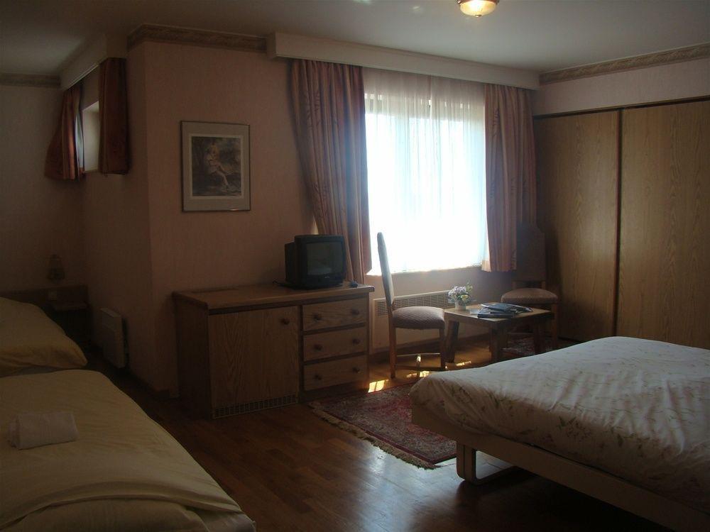 Hotel Restaurant N 4 Martelange Zewnętrze zdjęcie